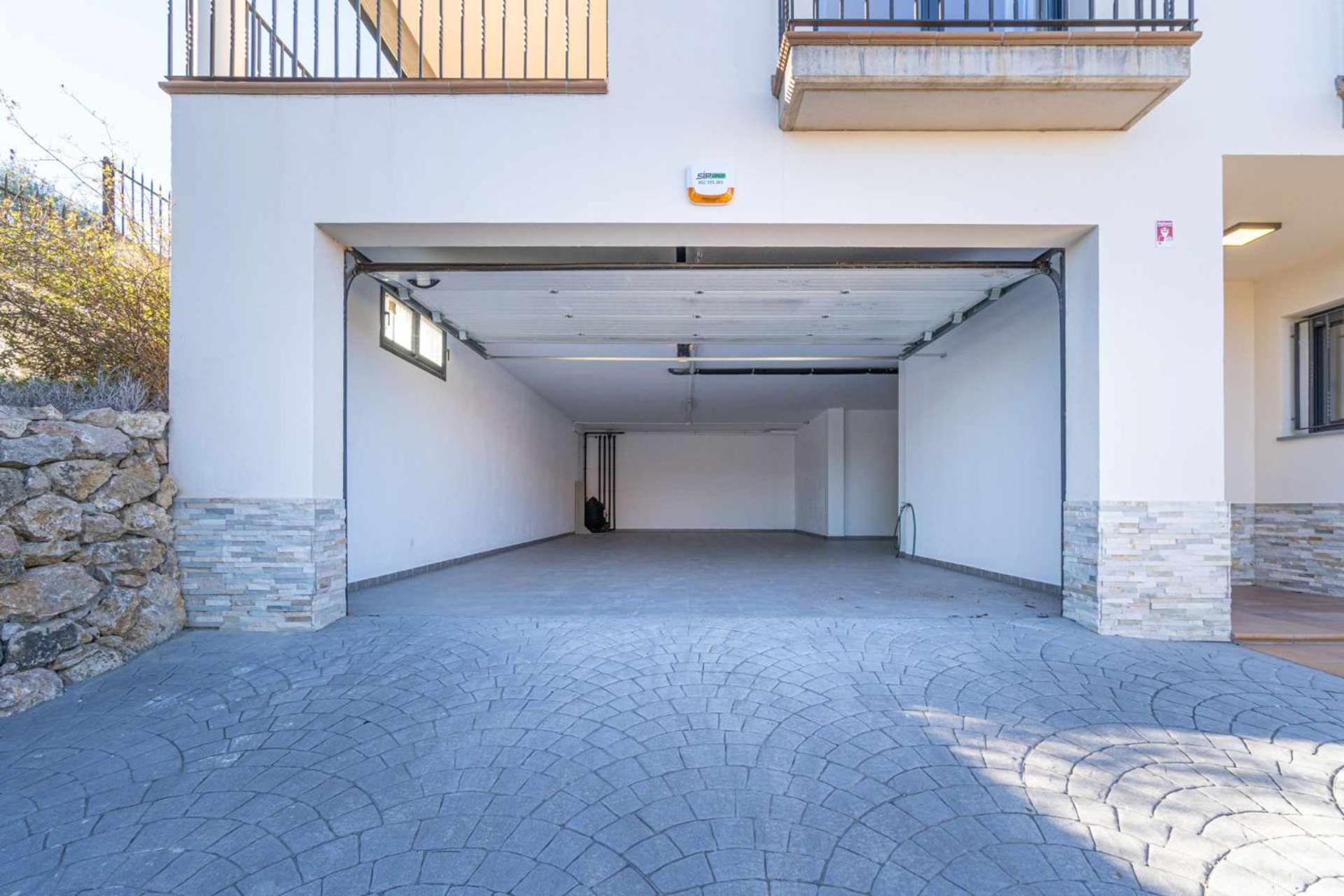 Jouvacations Domenec Figueres (Girona)