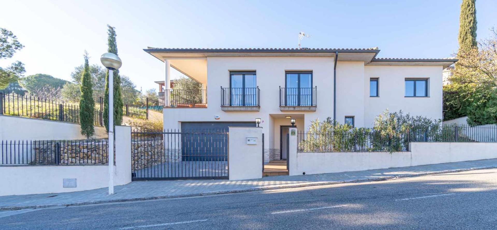 Jouvacations Domenec Figueres (Girona)